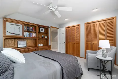 22519 SE 46th Place Sammamish WA 98075