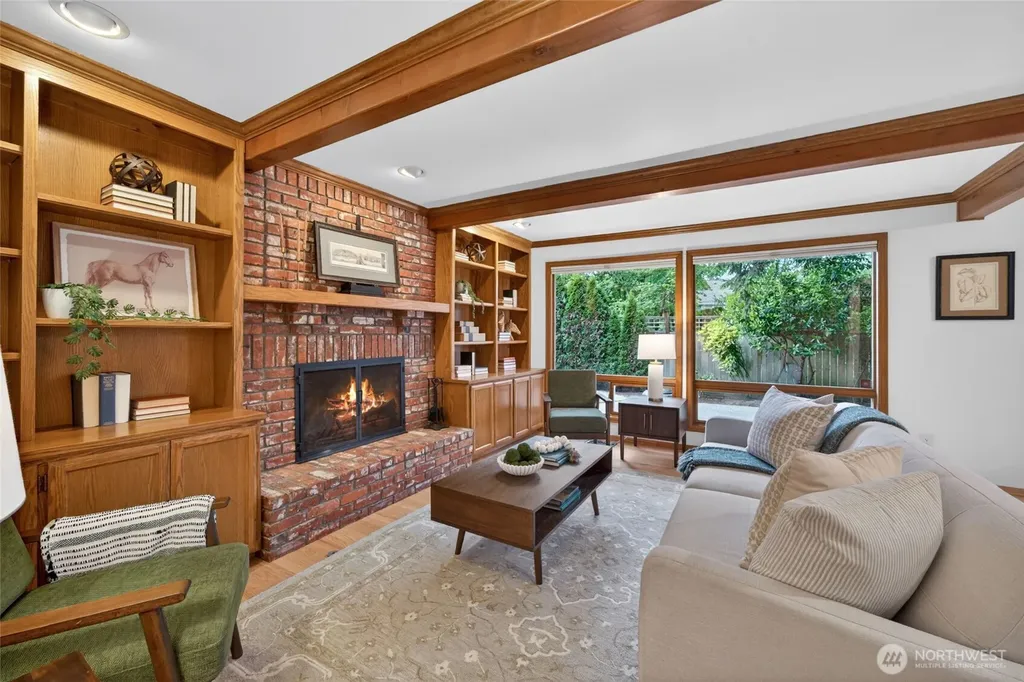 12610 NE 68th Place Kirkland WA 98033