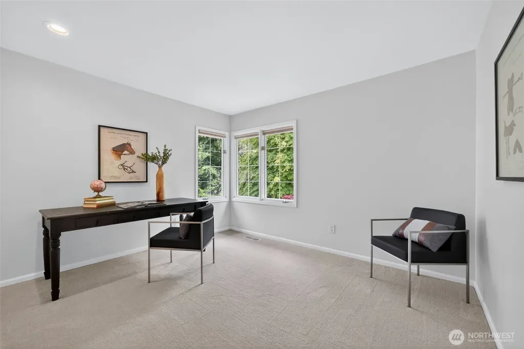 12610 NE 68th Place Kirkland WA 98033