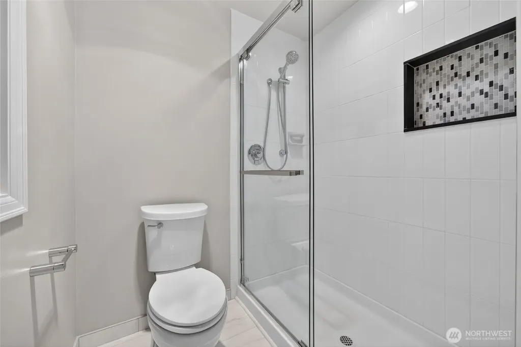 12610 NE 68th Place Kirkland WA 98033