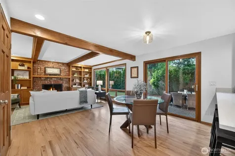 12610 NE 68th Place Kirkland WA 98033