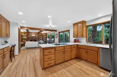 12610 NE 68th Place Kirkland WA 98033