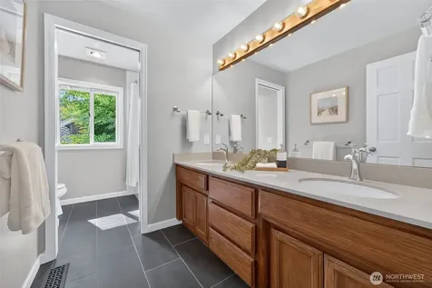 12610 NE 68th Place Kirkland WA 98033