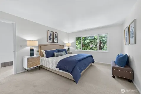 12610 NE 68th Place Kirkland WA 98033