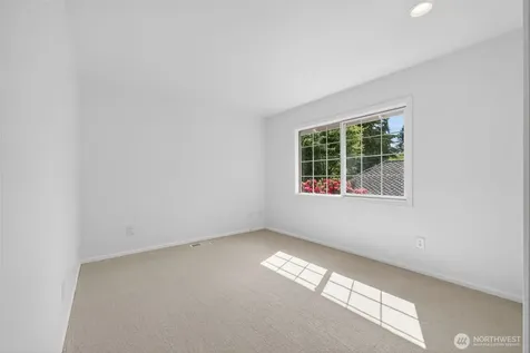 12610 NE 68th Place Kirkland WA 98033