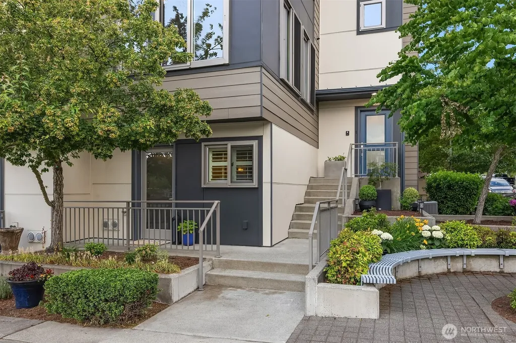 998 NE High Street Issaquah WA 98029