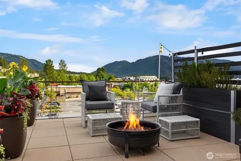 998 NE High Street Issaquah WA 98029