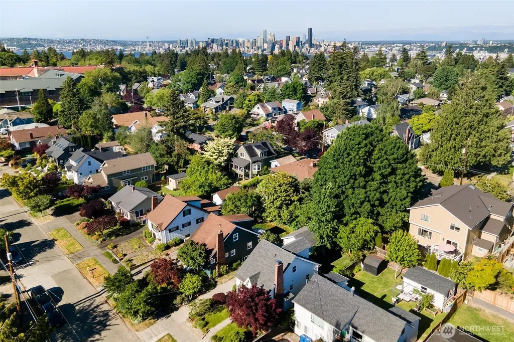 3260 42nd Avenue SW Seattle WA 98116