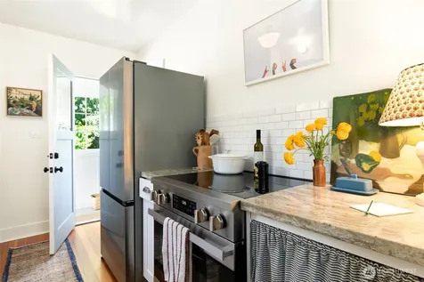 3260 42nd Avenue SW Seattle WA 98116