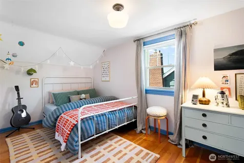 3260 42nd Avenue SW Seattle WA 98116
