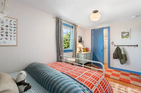 3260 42nd Avenue SW Seattle WA 98116