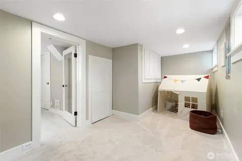 3260 42nd Avenue SW Seattle WA 98116