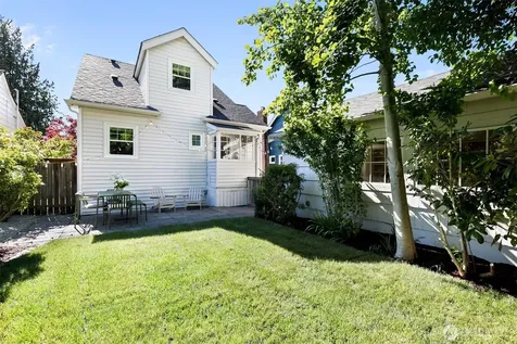 3260 42nd Avenue SW Seattle WA 98116