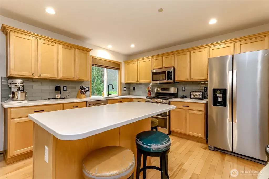 1502 Jensen Avenue Dupont WA 98327