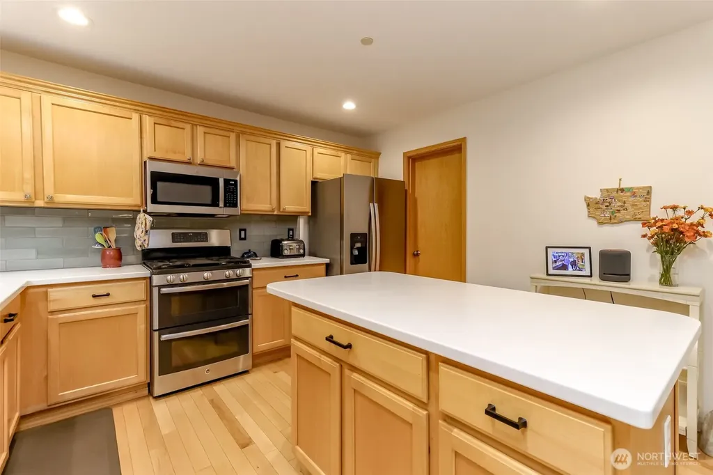 1502 Jensen Avenue Dupont WA 98327