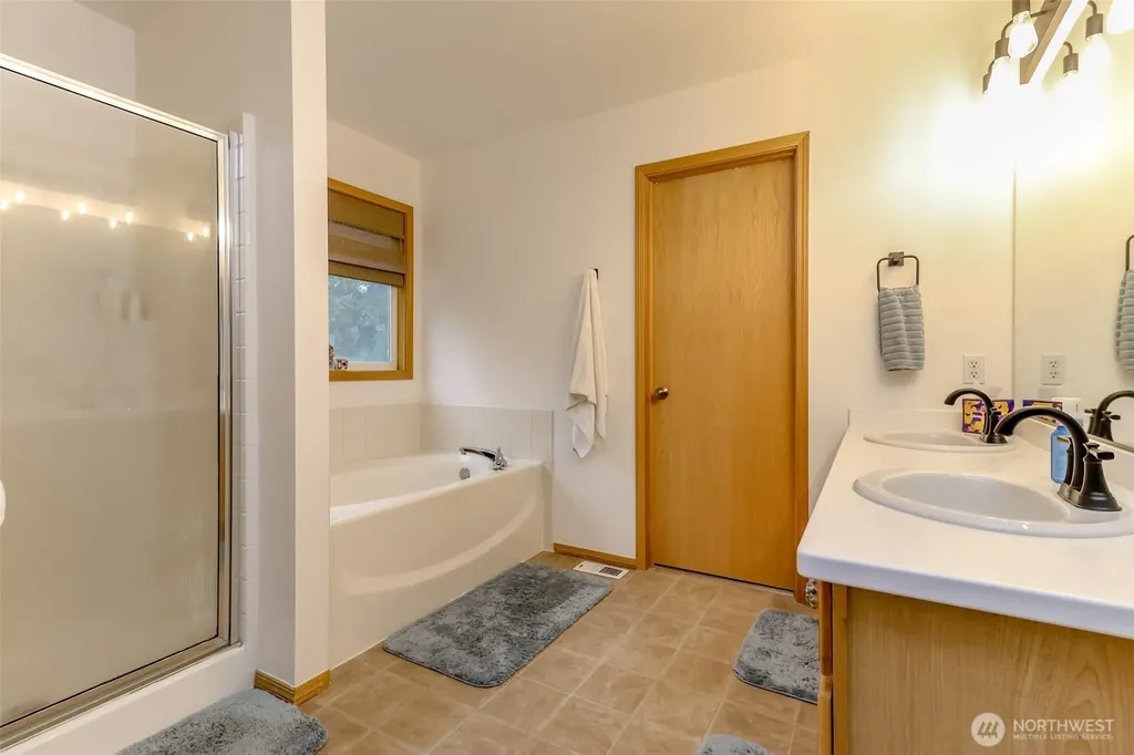 1502 Jensen Avenue Dupont WA 98327