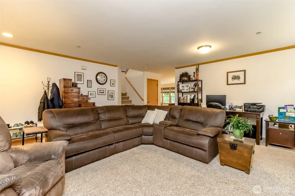 1502 Jensen Avenue Dupont WA 98327