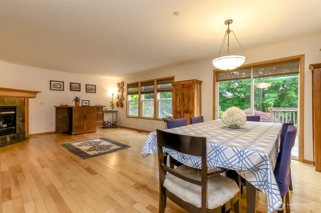 1502 Jensen Avenue Dupont WA 98327