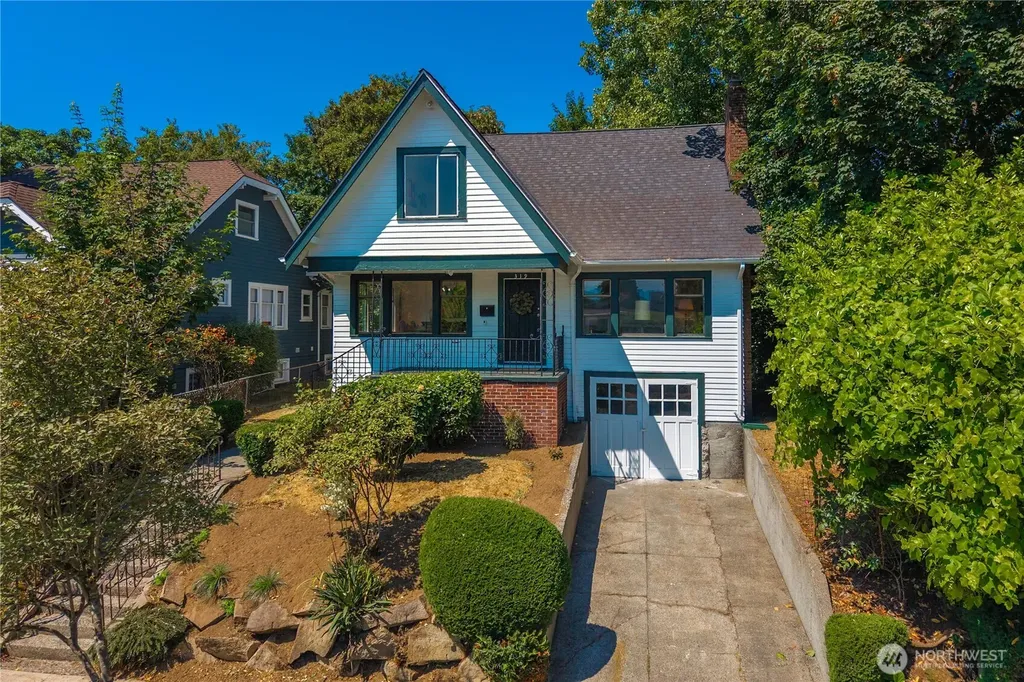319 29th Avenue Seattle WA 98122