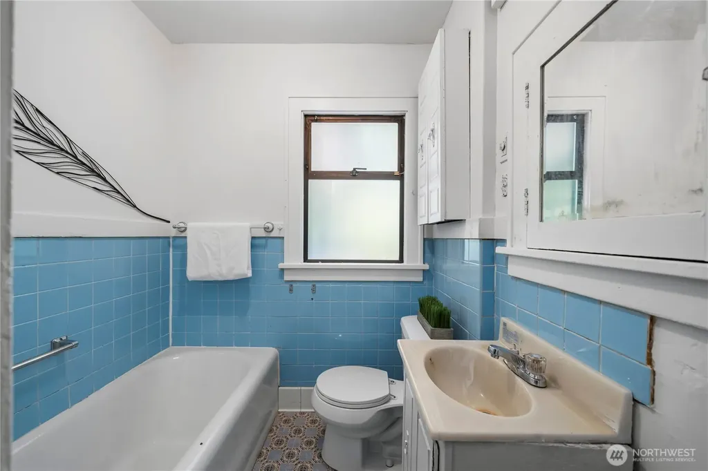 319 29th Avenue Seattle WA 98122