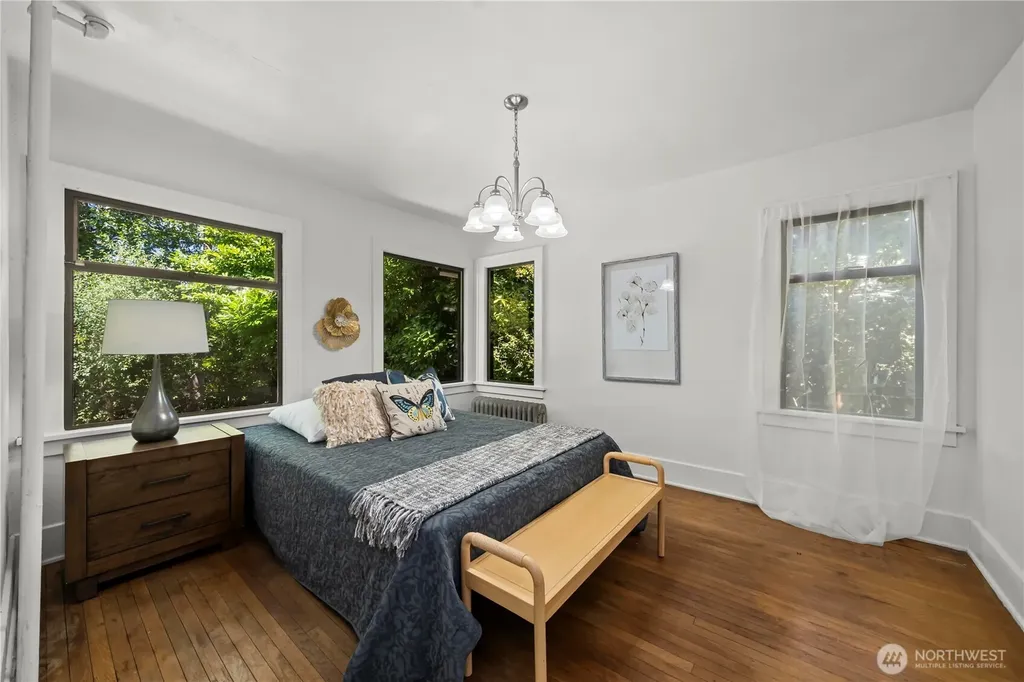 319 29th Avenue Seattle WA 98122