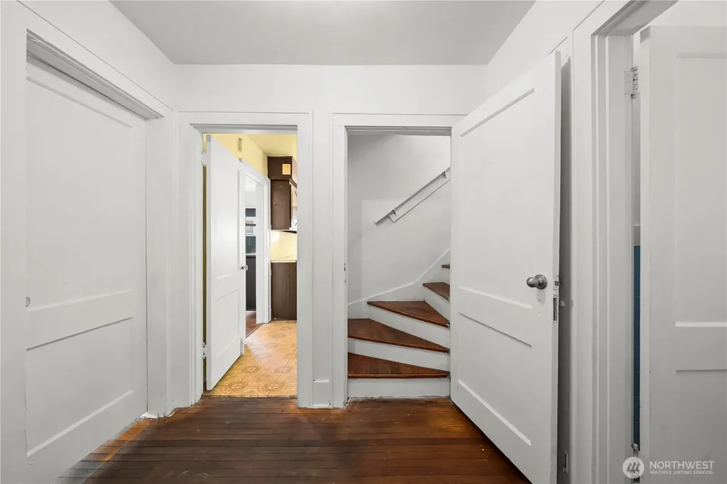 319 29th Avenue Seattle WA 98122