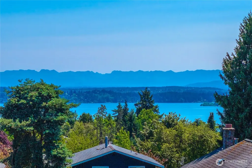319 29th Avenue Seattle WA 98122