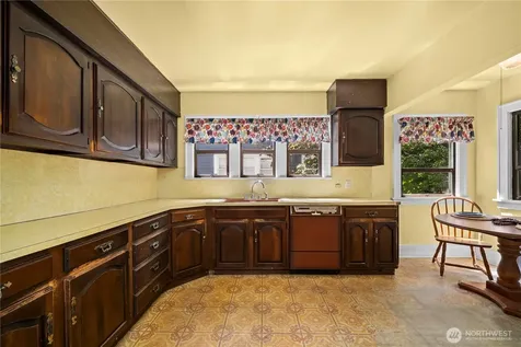 319 29th Avenue Seattle WA 98122