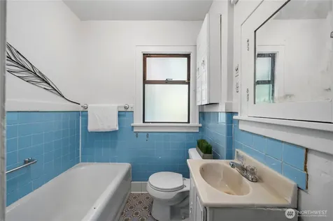 319 29th Avenue Seattle WA 98122