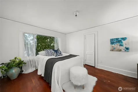 319 29th Avenue Seattle WA 98122