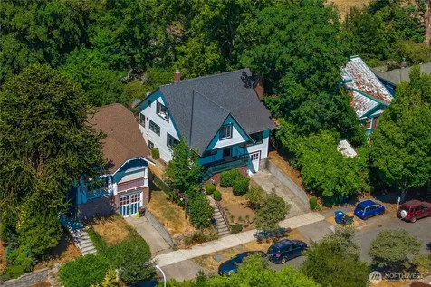 319 29th Avenue Seattle WA 98122