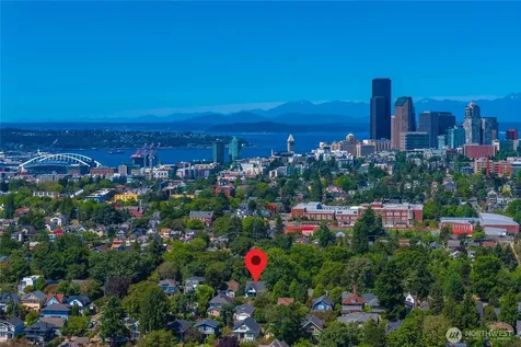 319 29th Avenue Seattle WA 98122