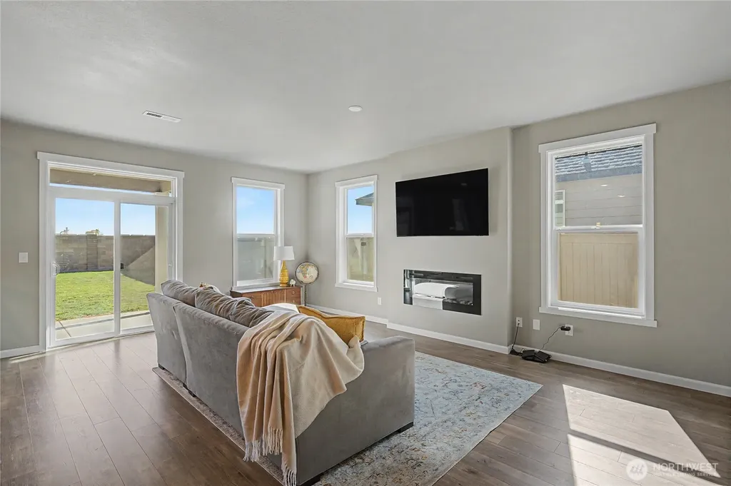 738 I Street NE Quincy WA 98848