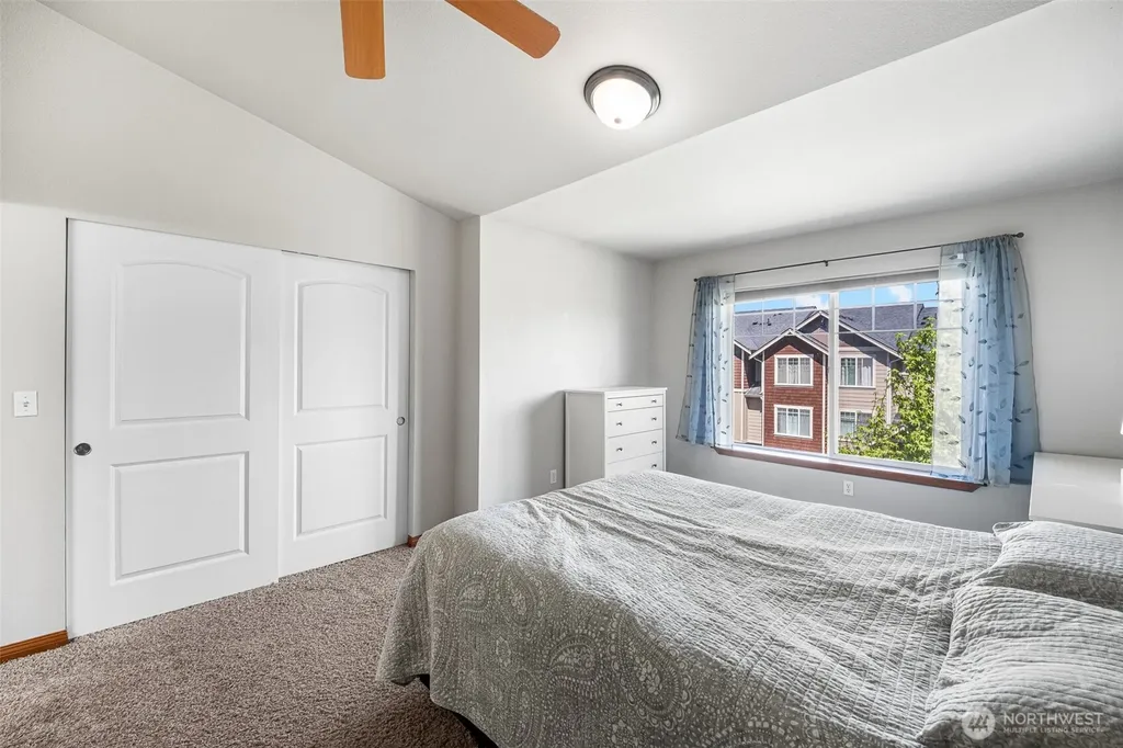 524 Pilchuck Path Everett WA 98201