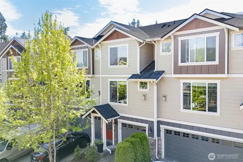 524 Pilchuck Path Everett WA 98201