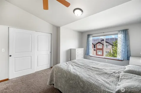 524 Pilchuck Path Everett WA 98201