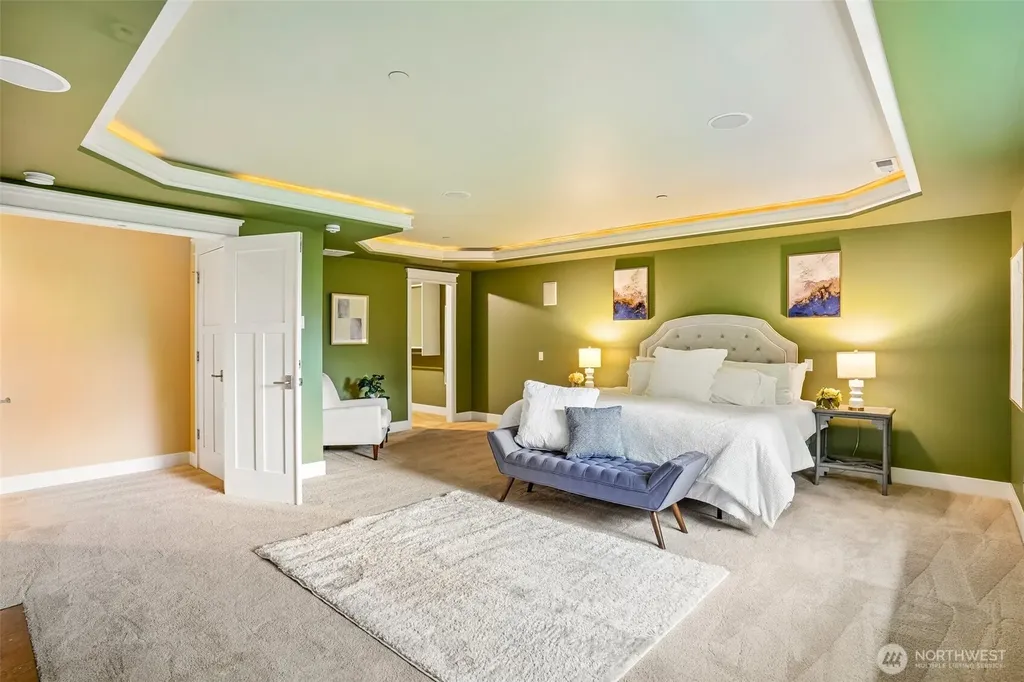 13128 SE Newport Way Bellevue WA 98006