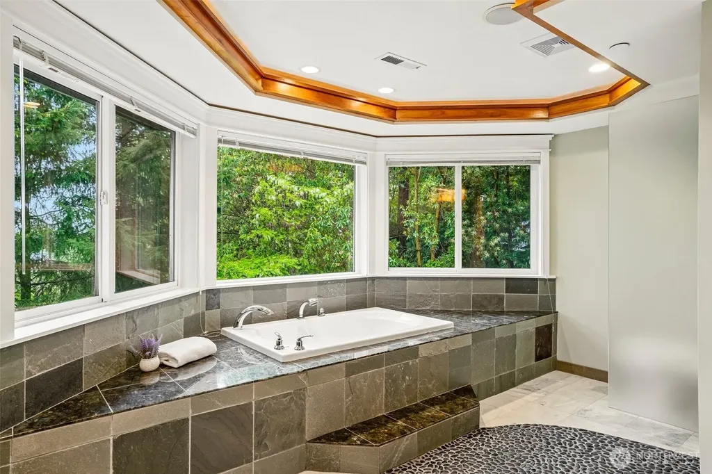 13128 SE Newport Way Bellevue WA 98006