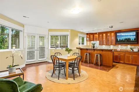 13128 SE Newport Way Bellevue WA 98006