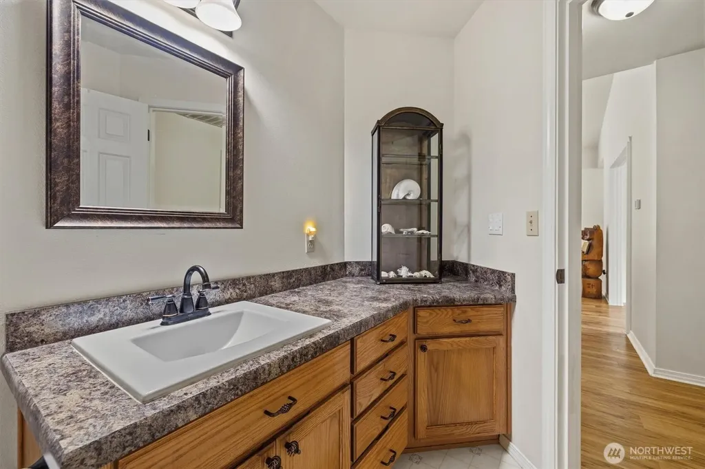 2021 Doe Drive Oak Harbor WA 98277