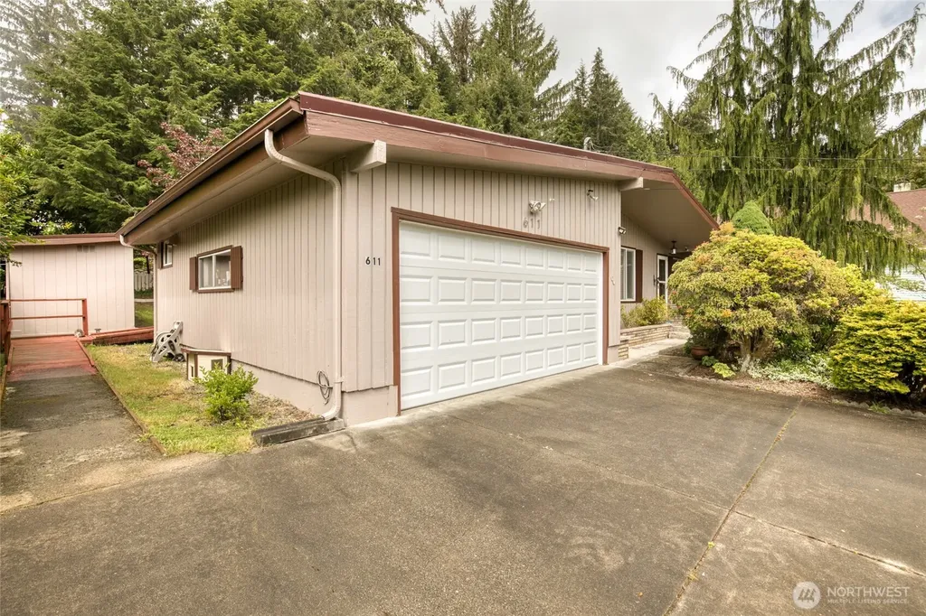 611 N 6th Street Montesano WA 98563