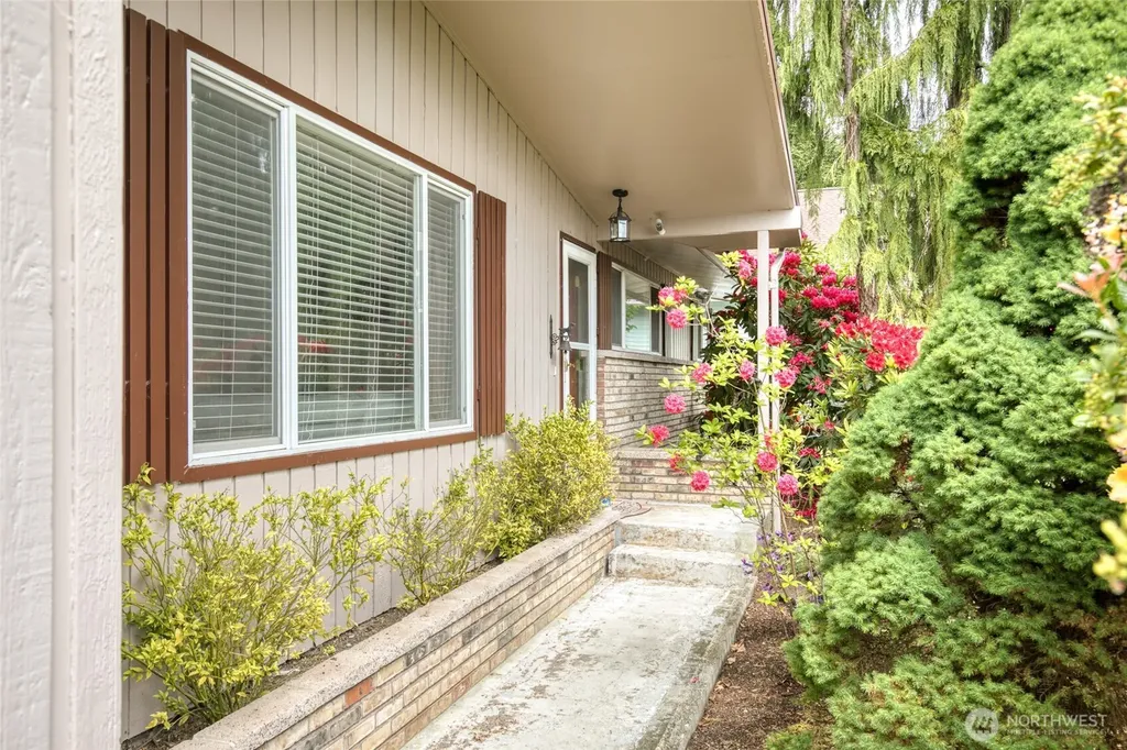 611 N 6th Street Montesano WA 98563