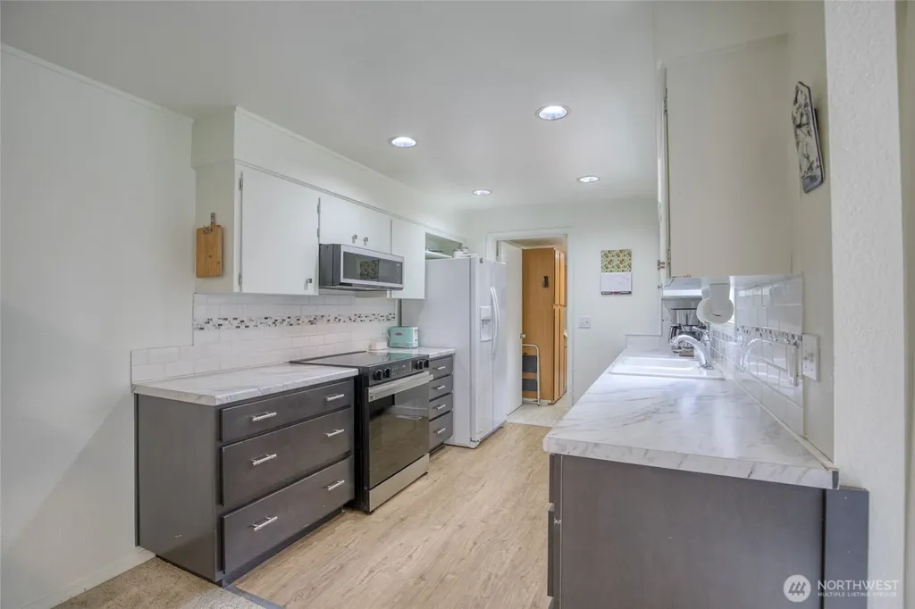 611 N 6th Street Montesano WA 98563