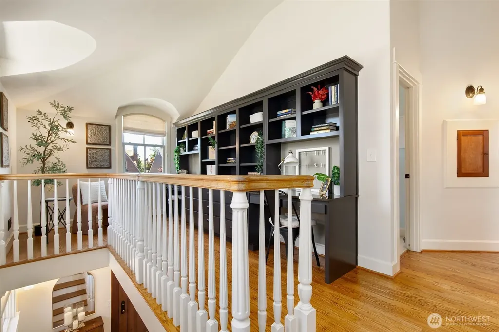 2017 36th Avenue W Seattle WA 98199