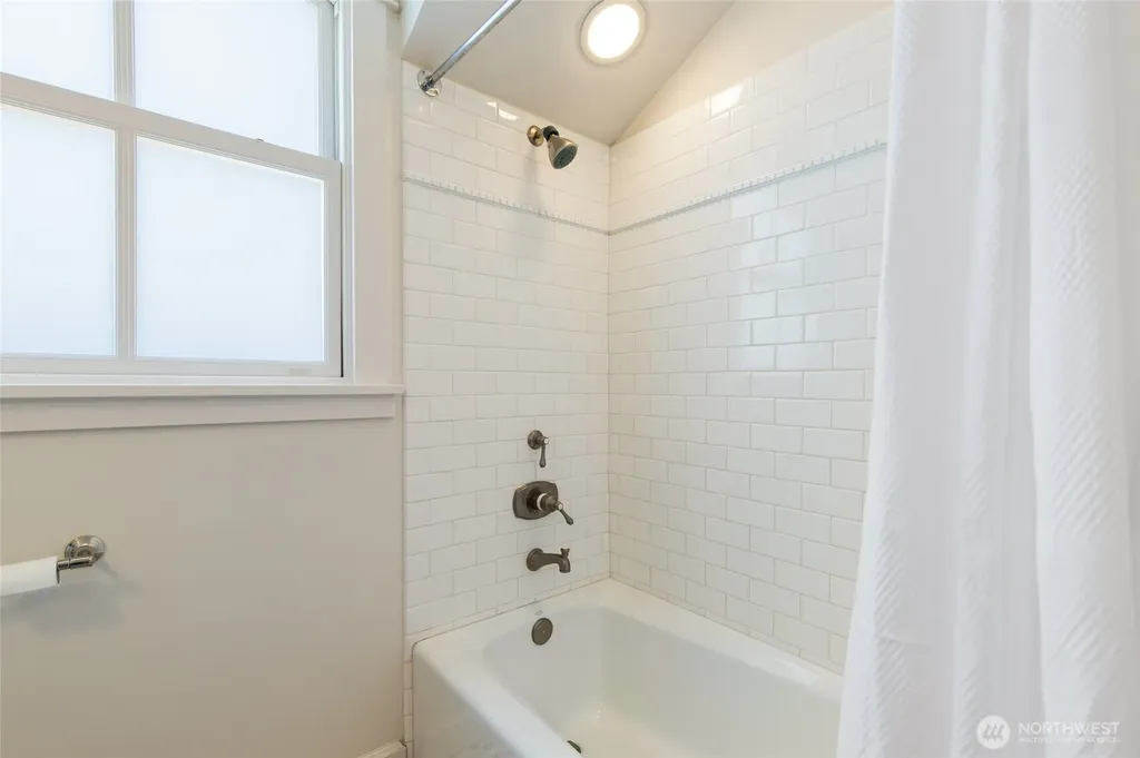 2017 36th Avenue W Seattle WA 98199