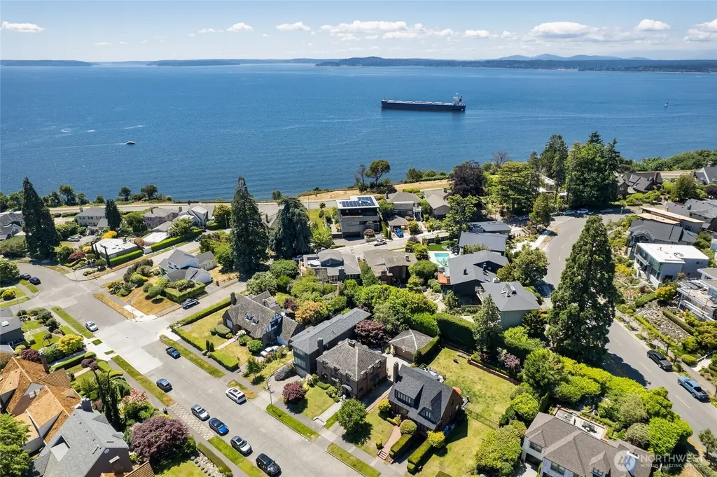 2017 36th Avenue W Seattle WA 98199