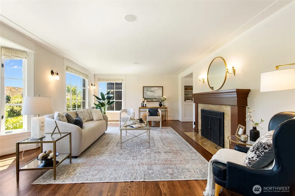 2017 36th Avenue W Seattle WA 98199