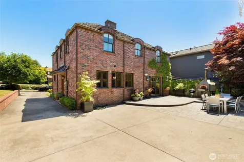 2017 36th Avenue W Seattle WA 98199
