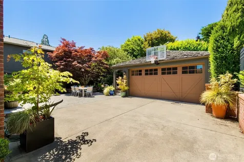 2017 36th Avenue W Seattle WA 98199