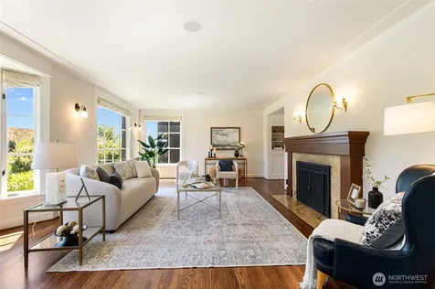 2017 36th Avenue W Seattle WA 98199